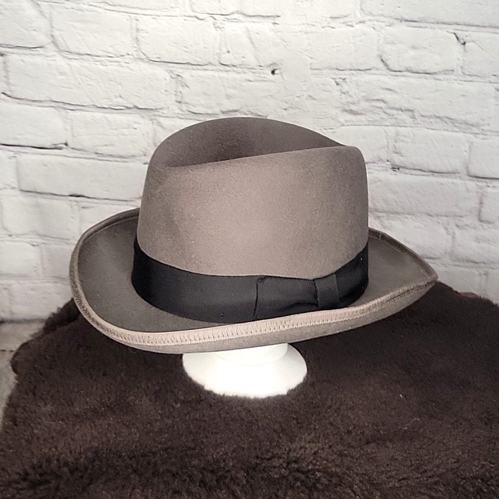 100% wool Gray with black band Fedora by Shannon Phillips sz XL